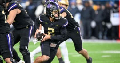 Washington QB Demond Williams Jr.