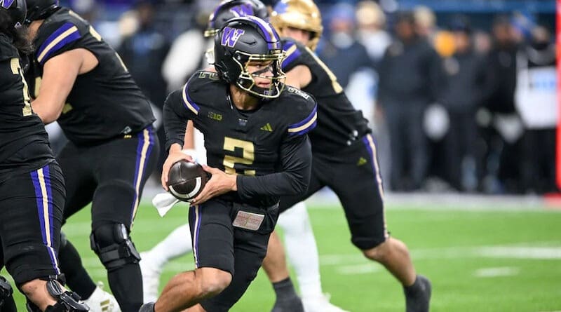Washington QB Demond Williams Jr.