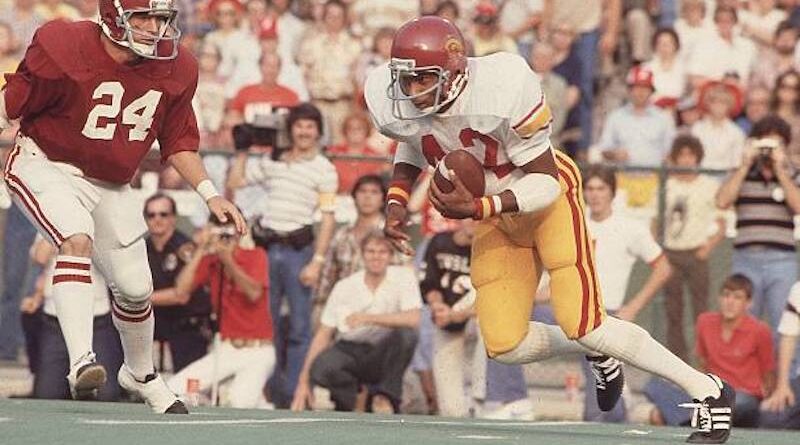 Former USC defensive back Ronnie Lott
