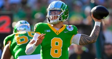 Former Oregon quarterback Dillon Gabriel