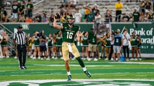 Estado do Colorado QB Brayden Fowler-Nicolosi