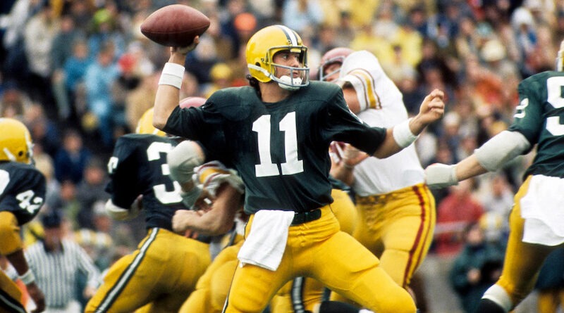 Former Oregon and NFL quarterback Dan Fouts