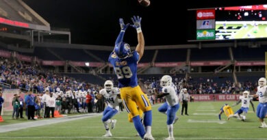 Former San Jose tight end Josh Oliver