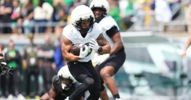 Oregon running back Makhi Hughes