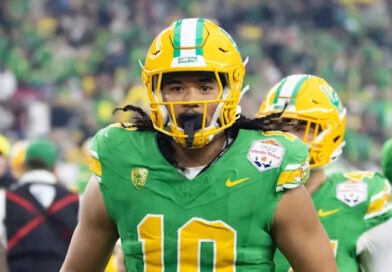 Oregon defensive lineman Matayo Uiagalelei