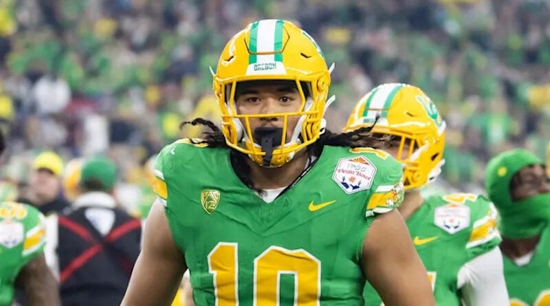 Oregon defensive lineman Matayo Uiagalelei