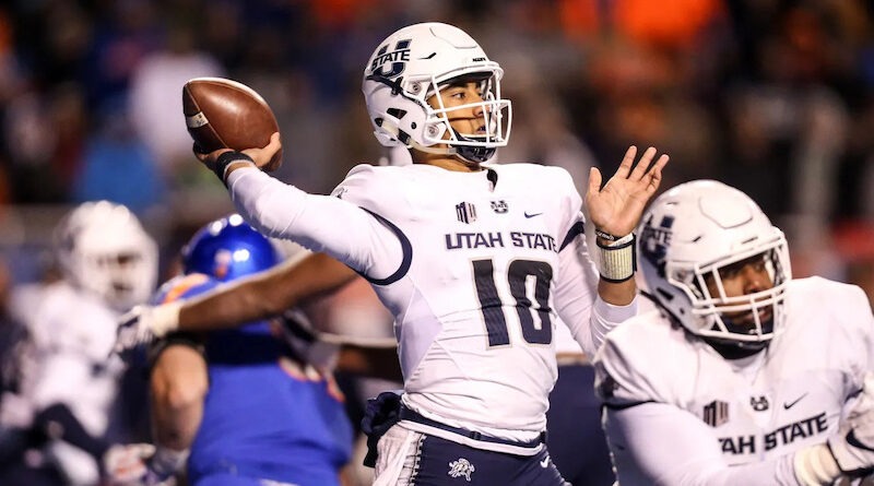 Utah State quarterback Jordan Love vs Boise State