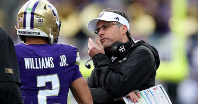 Washington Huskies football head coach Jedd Fisch and QB Demond Williams Jr.