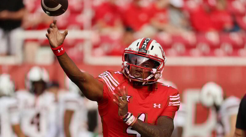 Utah QB Devon Dampier red unis
