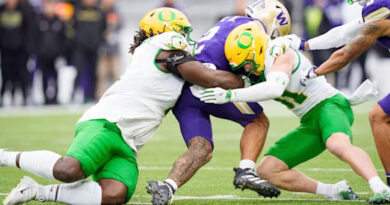 Oregon football defense vs. Washington in 2025