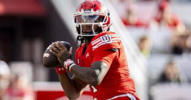 Utah quarterback Devon Dampier