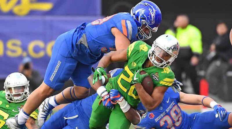 Boise State tackling Oregon